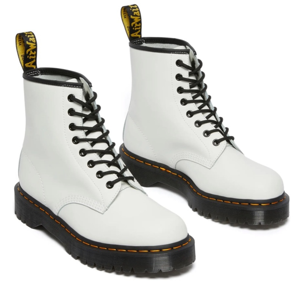 1460 DR. MARTENS Smooth Leather Womens Platform Boots NWT Size US 5